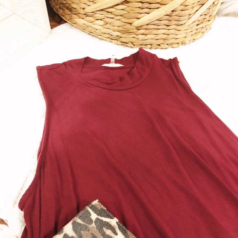 •Cranberry Top•